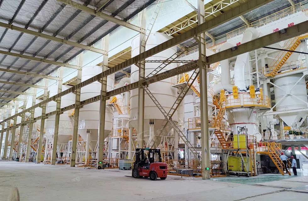 桂林鴻程老總?cè)輻潎偛糜H征‘客戶零距離 共創(chuàng)新未來’服務(wù)活動