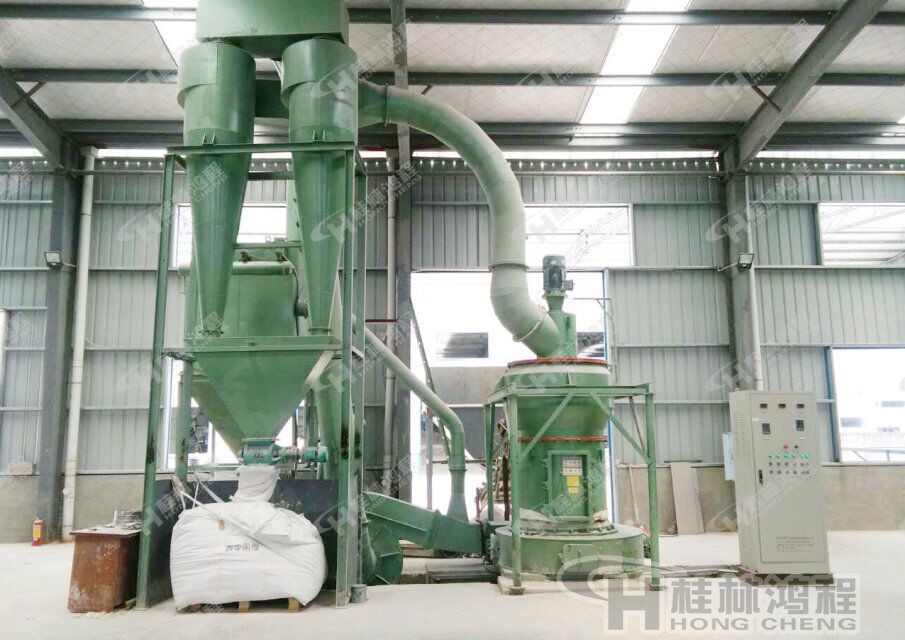 桂林鴻程雜鹵石雷蒙磨粉機，雜鹵石磨機，雜鹵石磨粉機-HC系列縱擺式磨粉機環(huán)保設備