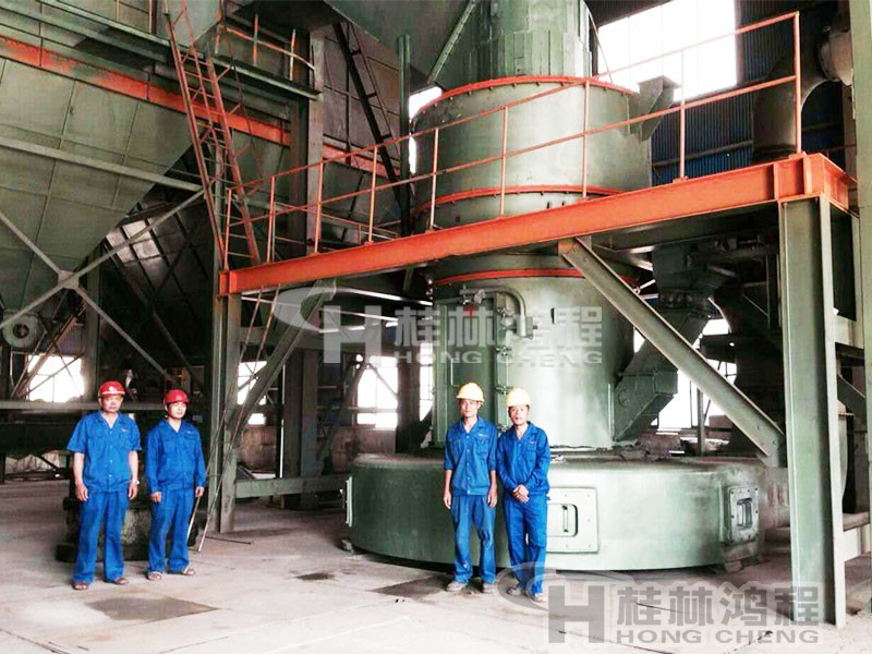 HLM微粉石墨生產(chǎn)線(xiàn)立磨機(jī) HLM1700微粉石墨生產(chǎn)線(xiàn)立磨機(jī)